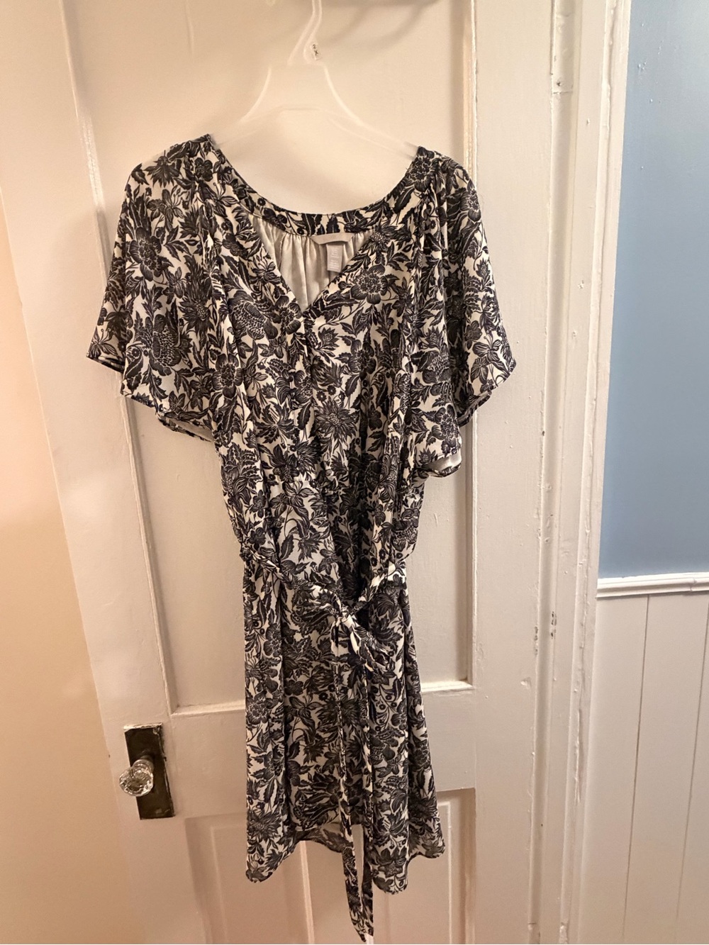 H&M Black and White Floral Tie-Waist Dress